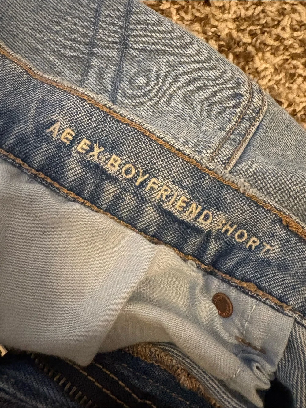 American Eagle Ex-boyfriend Baggy Shorts size 6 (stretch)